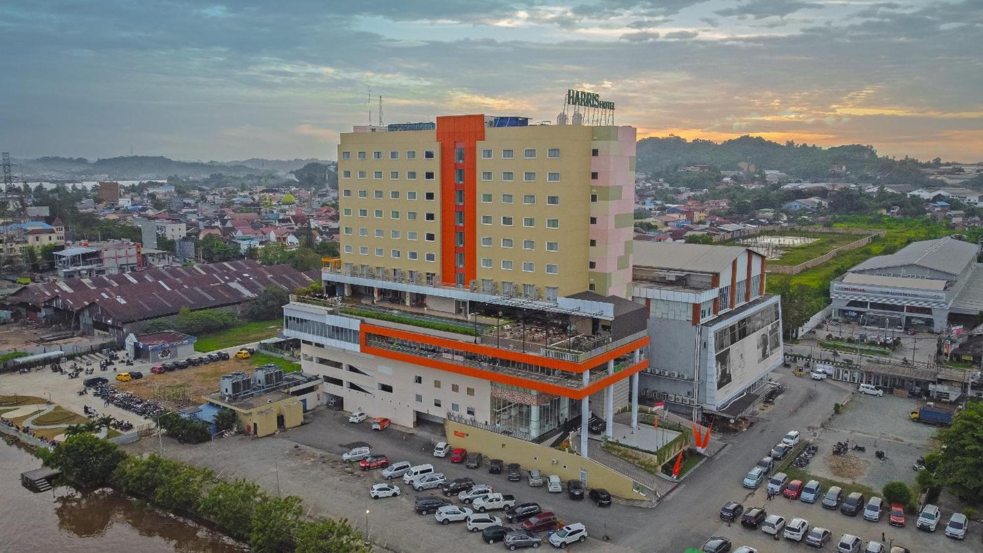 Harris Hotel Самаринда Екстериор снимка