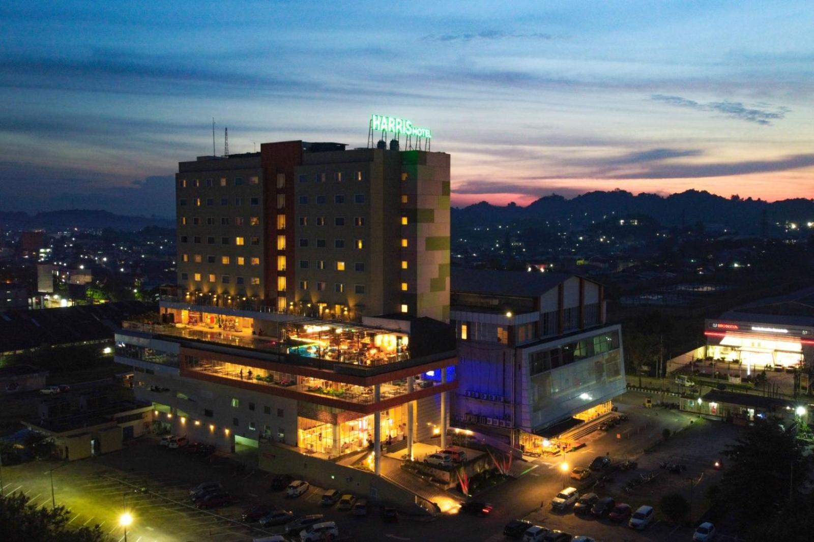 Harris Hotel Самаринда Екстериор снимка